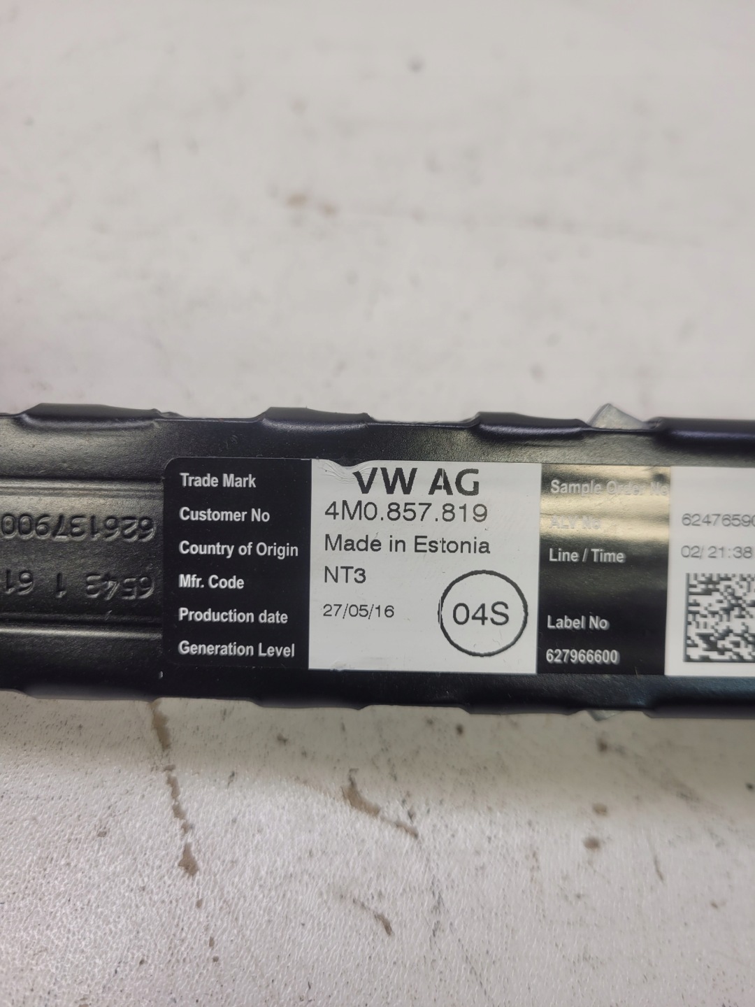 REGULACJA stěny AUDI A4 B9 A5 8W Q7 4M 4M0857819