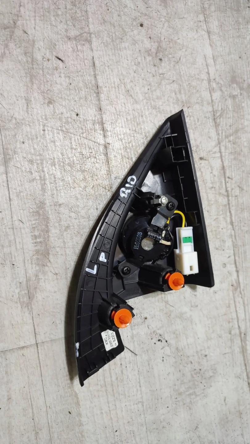 KIA Rio IV 18r front side left speaker cover mirrors