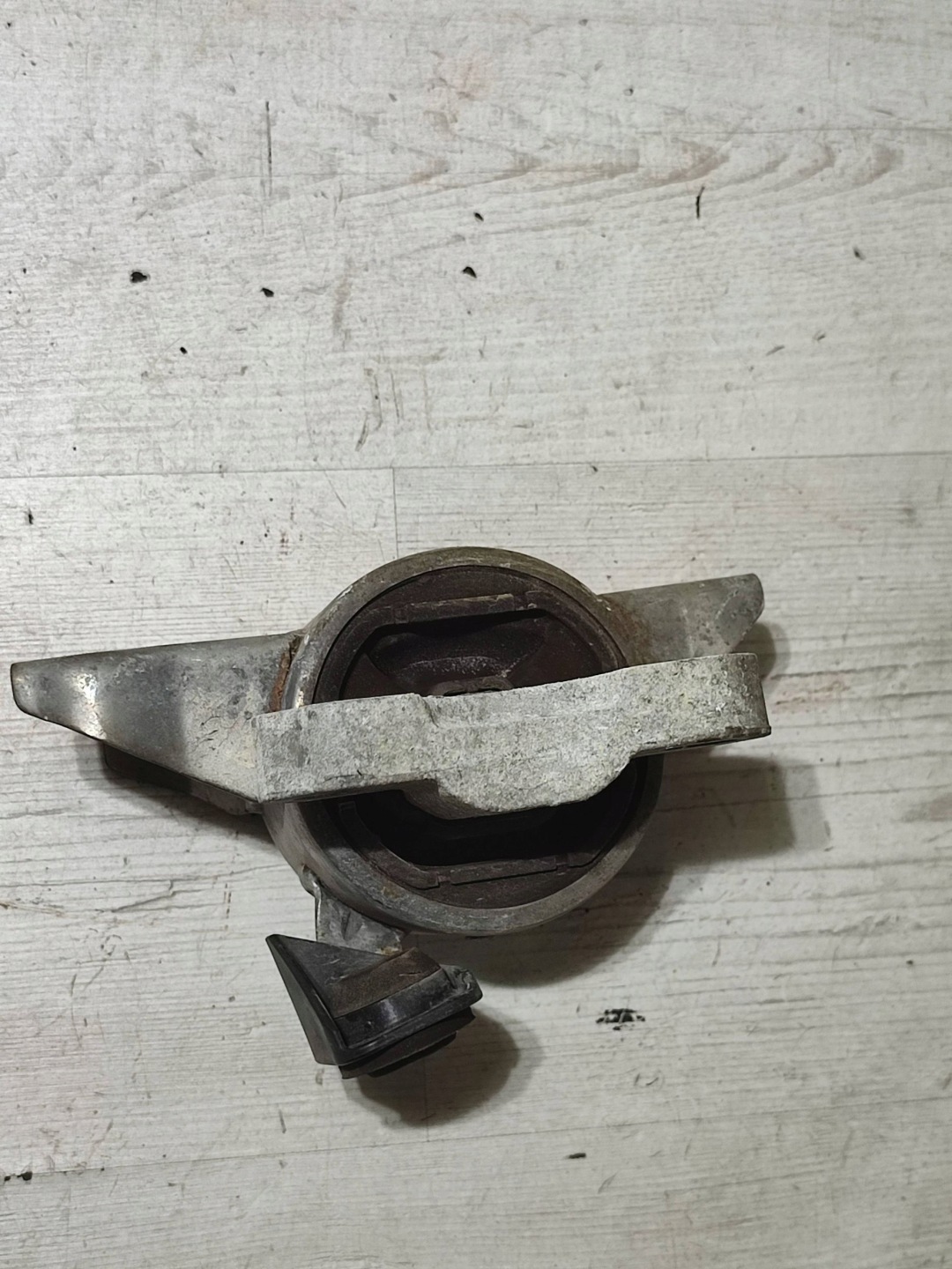 Opel Corsa E 2018 Console / Support plaque Moteur