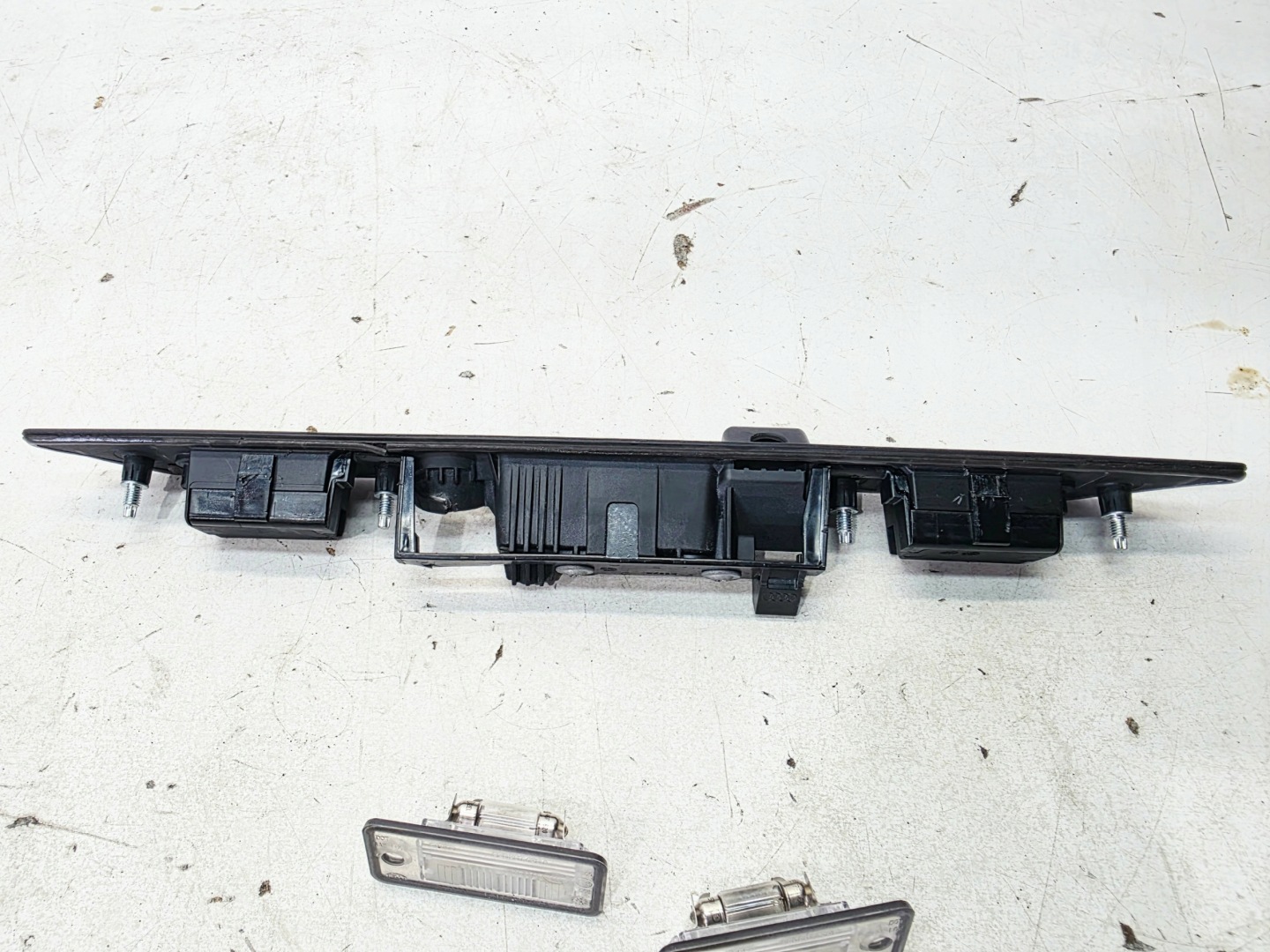Couverture PODSWIETLENIE Panneau REJ. AUDI A8 D3 A5 8F 4E0827574H