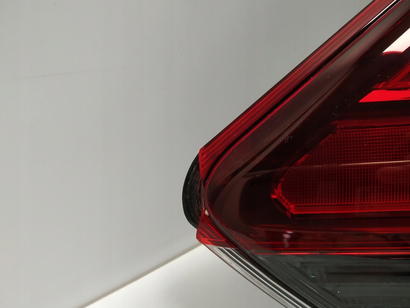 17+ Nissan X Trail T32 lift light LED rear part left