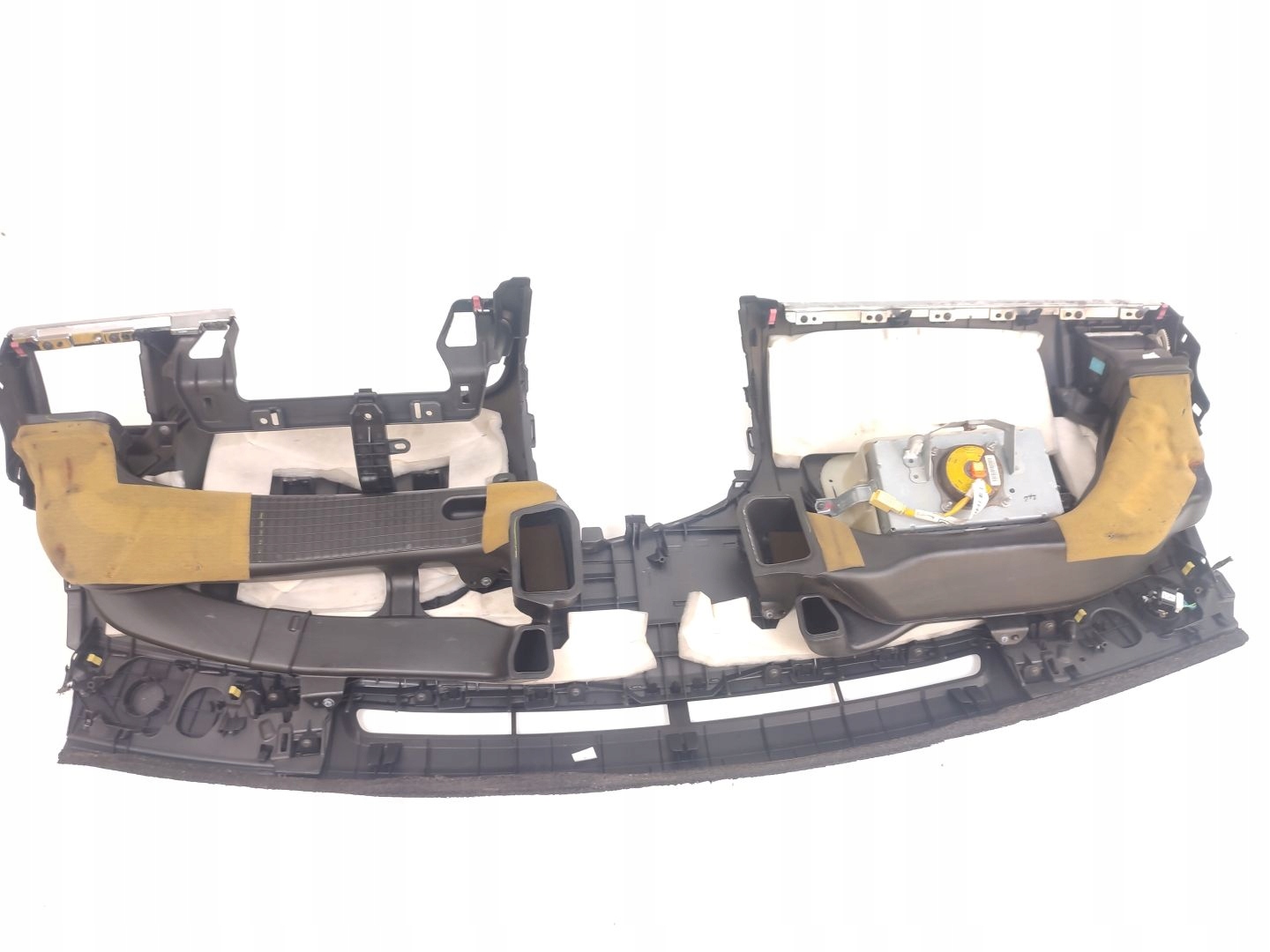 dashboard instrument panel console cockpit TOYOTA AVENSIS T27 (2009-2011) EUROPA