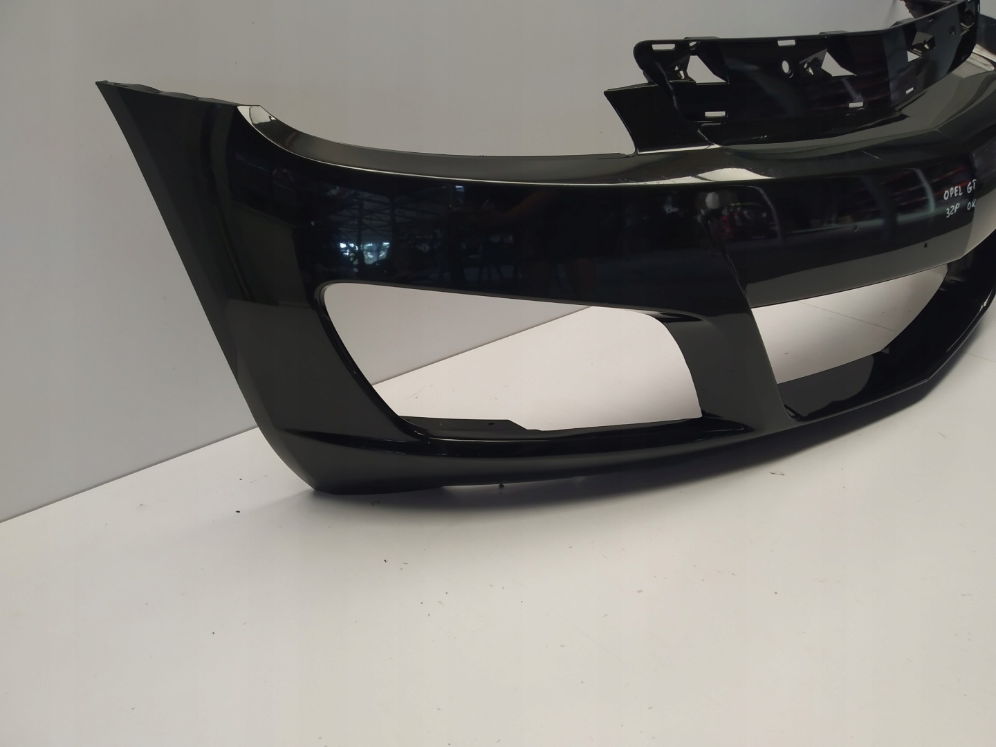 2007-2009r Opel GT ladny bumper front original Czary without pekniec