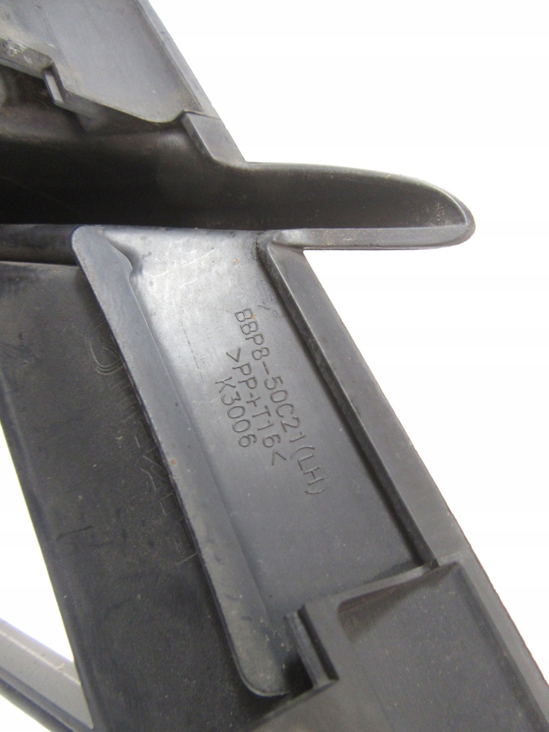 grid of a bumper cover spoiler Mazda 3 BL bbp8-50c21 LH