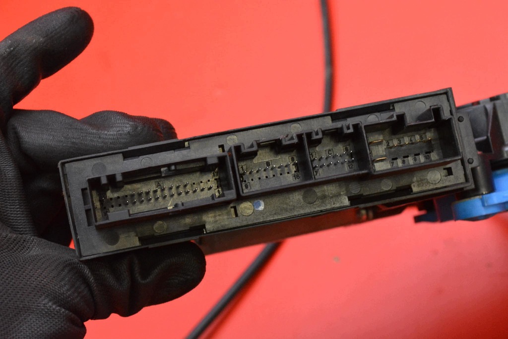 window regulator left front EU 8E1959801H AUDI A4 B7 sedan 04-08