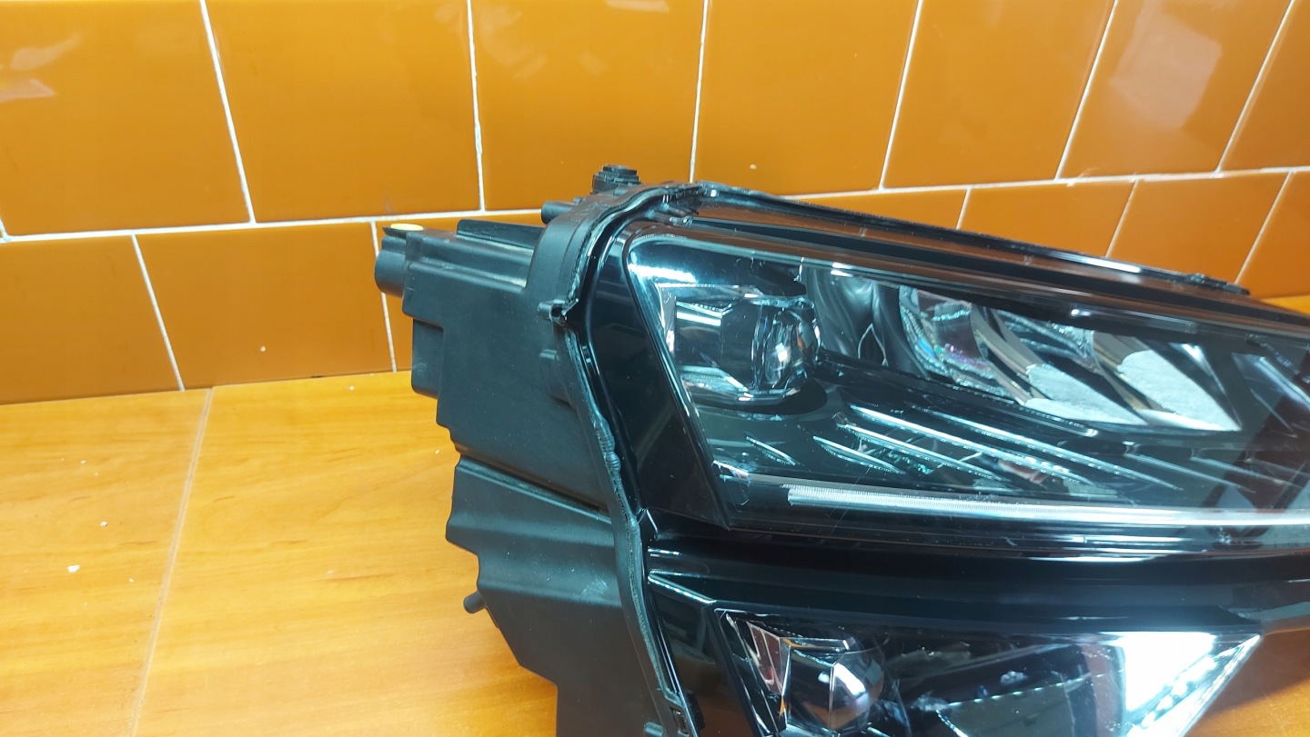 REFLEKTOR light right right front SKODA KAROQ 16