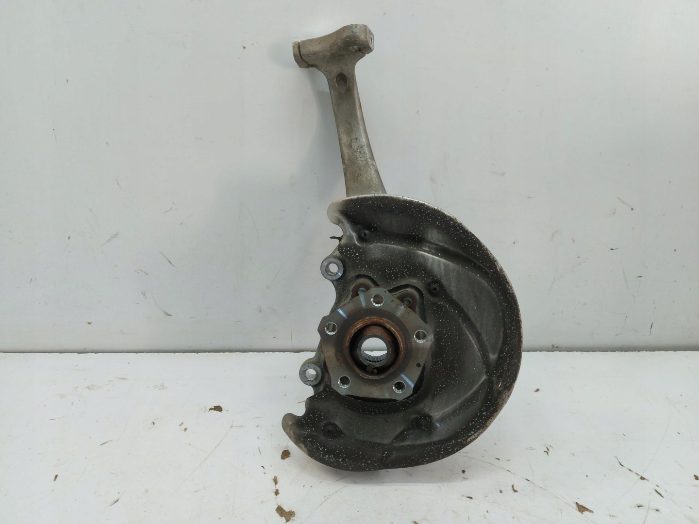 Audi A7 4K8 LIFT 45 TFSI otoč čepu pravá předek 4K0407560D