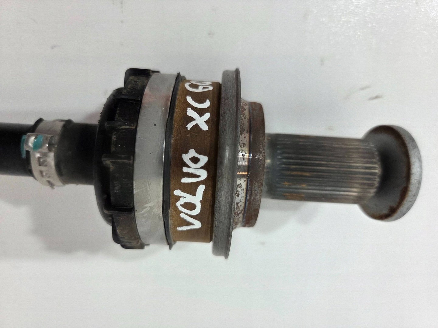 Volvo XC60 II 2,0D semi-axis rear P32336254 (T444)