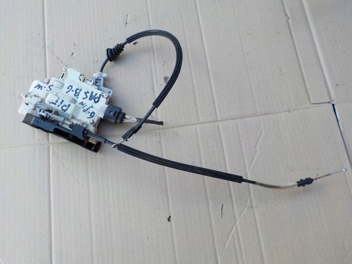 lock right rear part vw passat b6 kombi 2006r