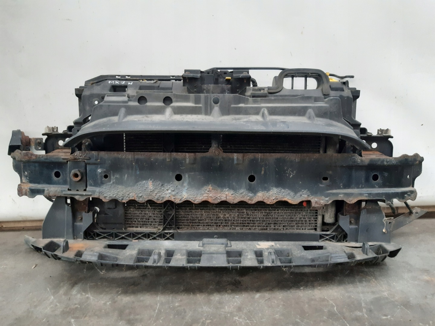 support panel for radiators pillar iron 1,4i Ford Fiesta MK7