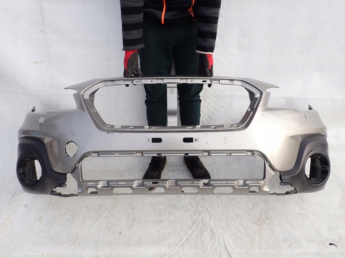 SUBARU OUTBACK V 5 LIFT 17-19 bumper front washer