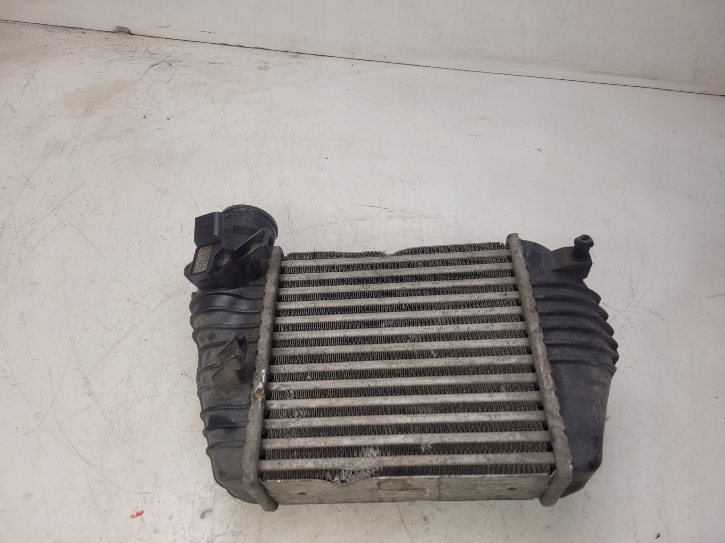radiator intercooler AUDI A6 C6 2.0 4F0145805AD