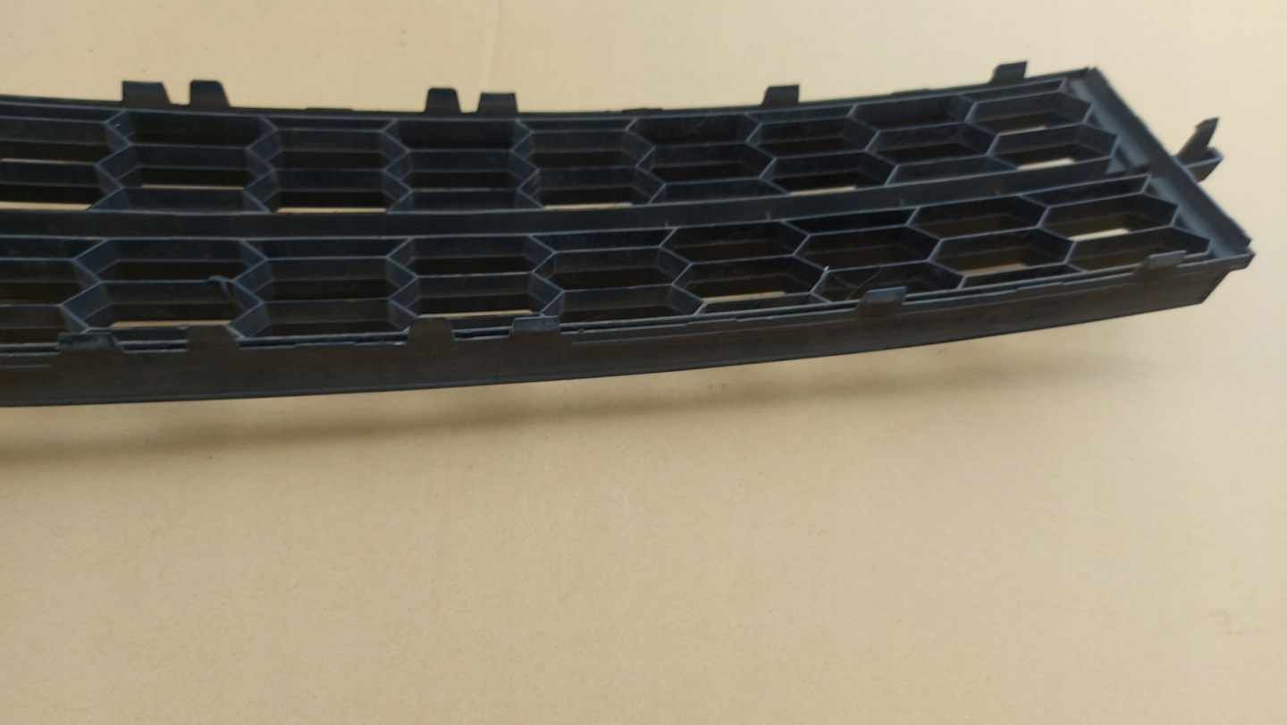 grid of a bumper central front front SKODA OCTAVIA III 17- LIFT