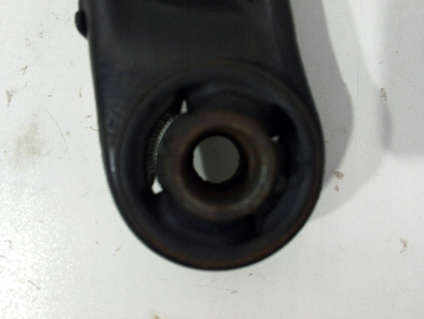 Toyota Yaris II arm front left (Q377)