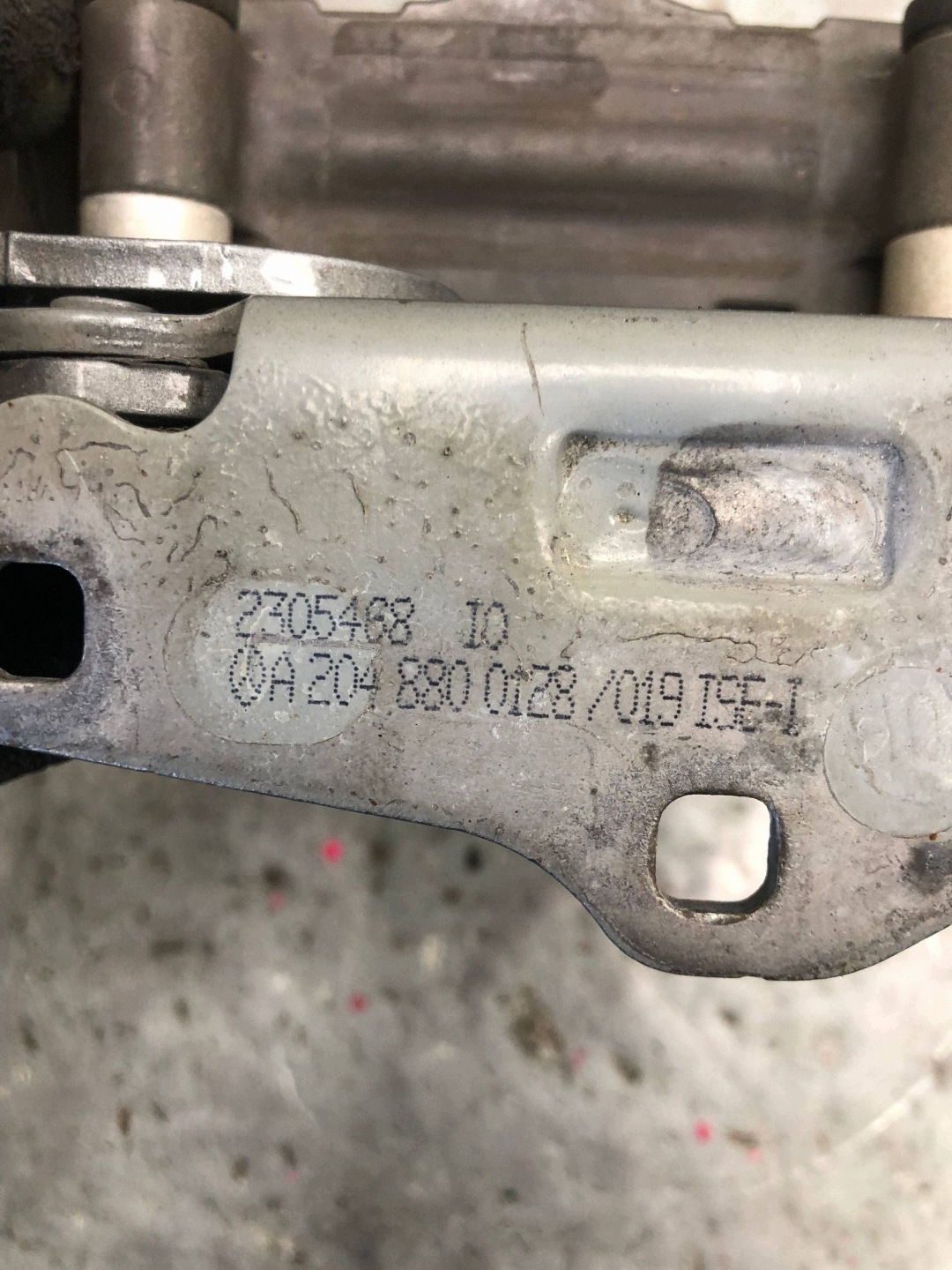 hinge bonnets NABOJ PIROTECHNICZNY left front MERCEDES W212 A2048800128