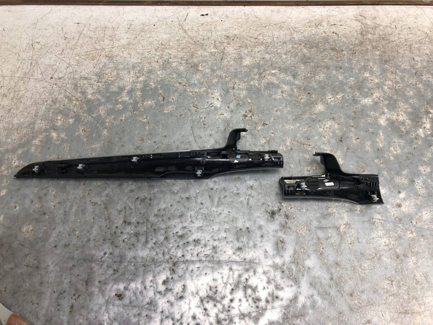 Moulage DEKORY Console MERCEDES W205 A2056800471
