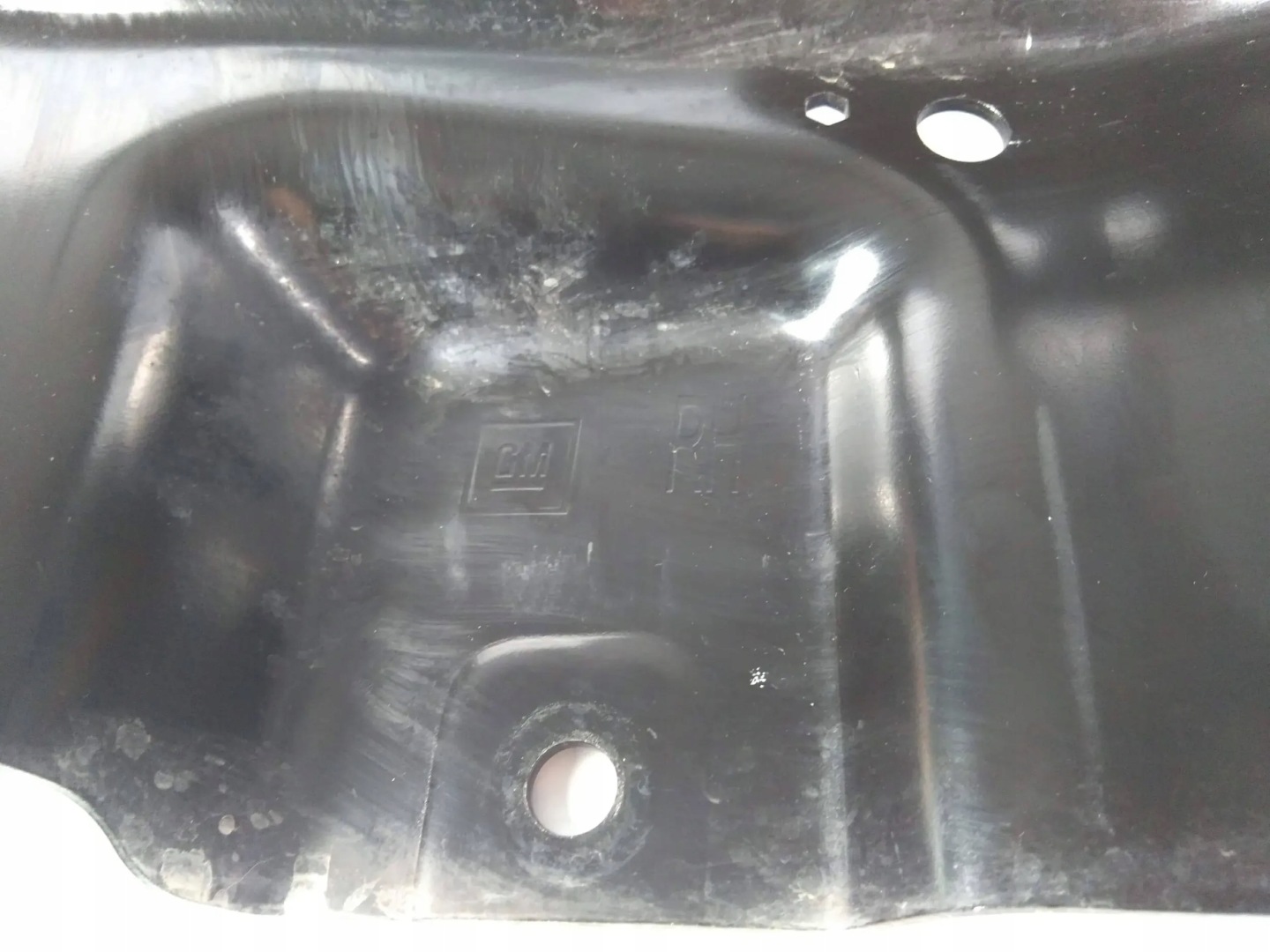 Chevrolet Silverado 1500 holder console of a bumper right front 2019+