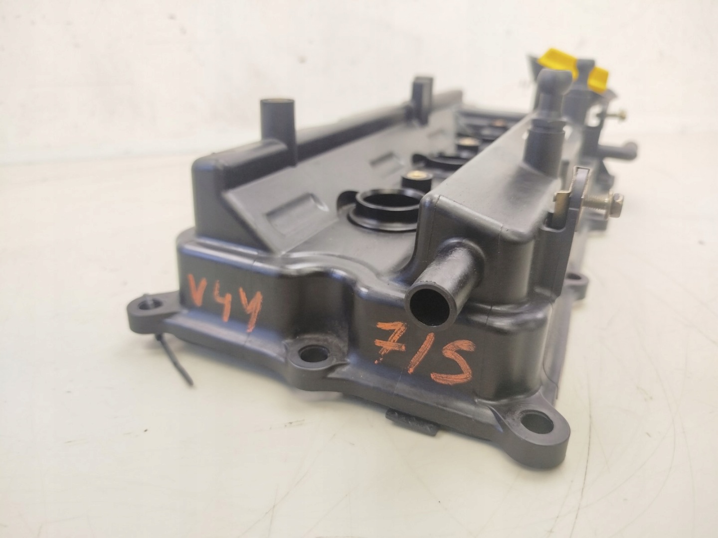 Abdeckung der Ventile Nissan 101002A01A 3.5 V6 V4YA715