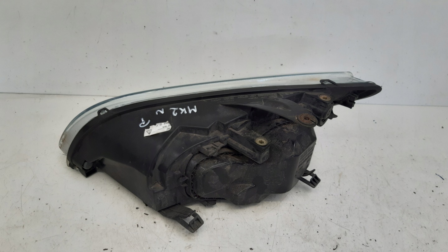 light right front europa Ford Focus MK2