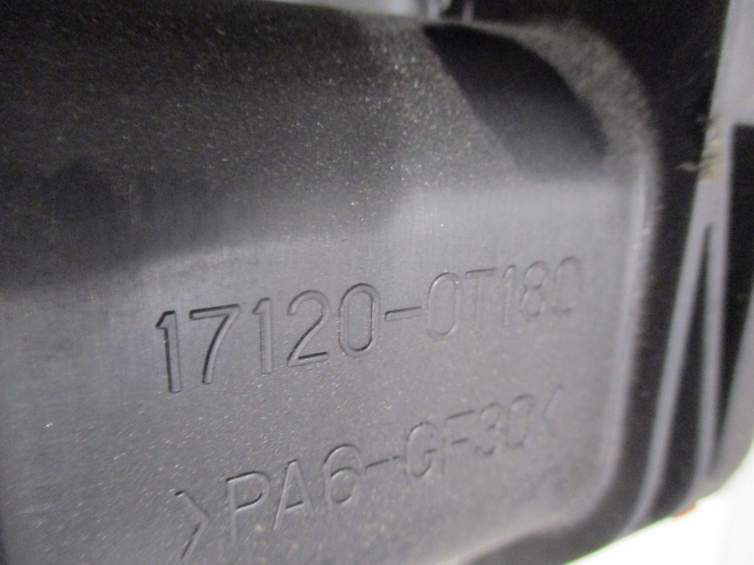 intake manifold TOYOTA COROLLA 20R 1,8HYBR
