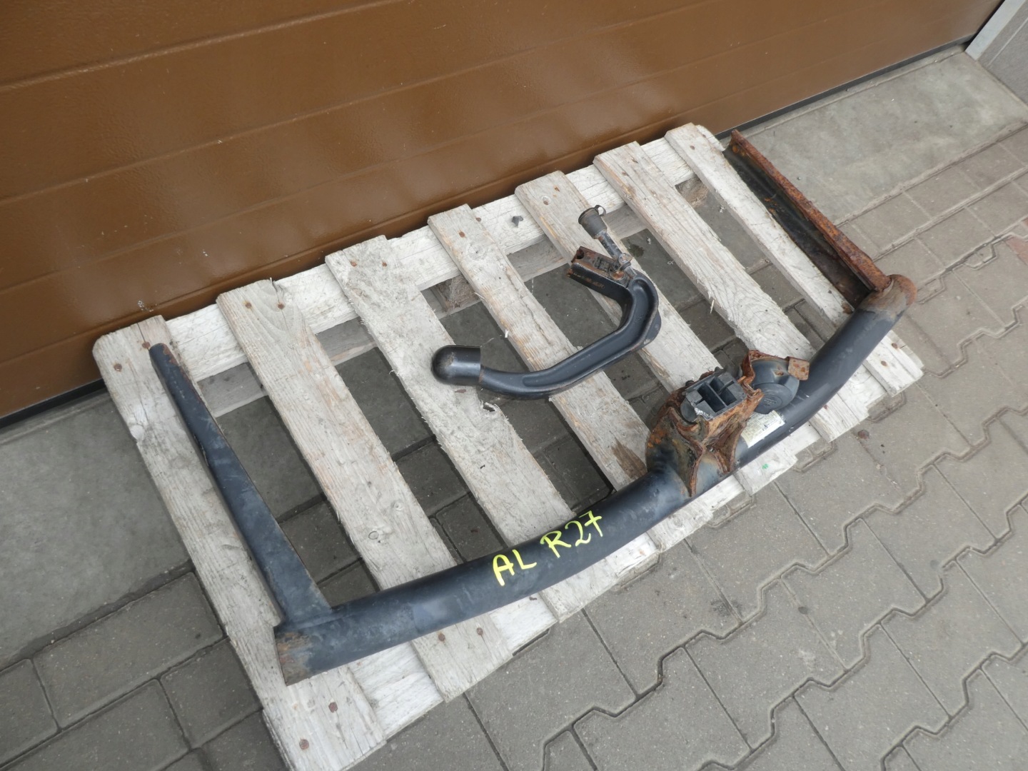 tow sider SKODA OCTAVIA II 1Z0803881A