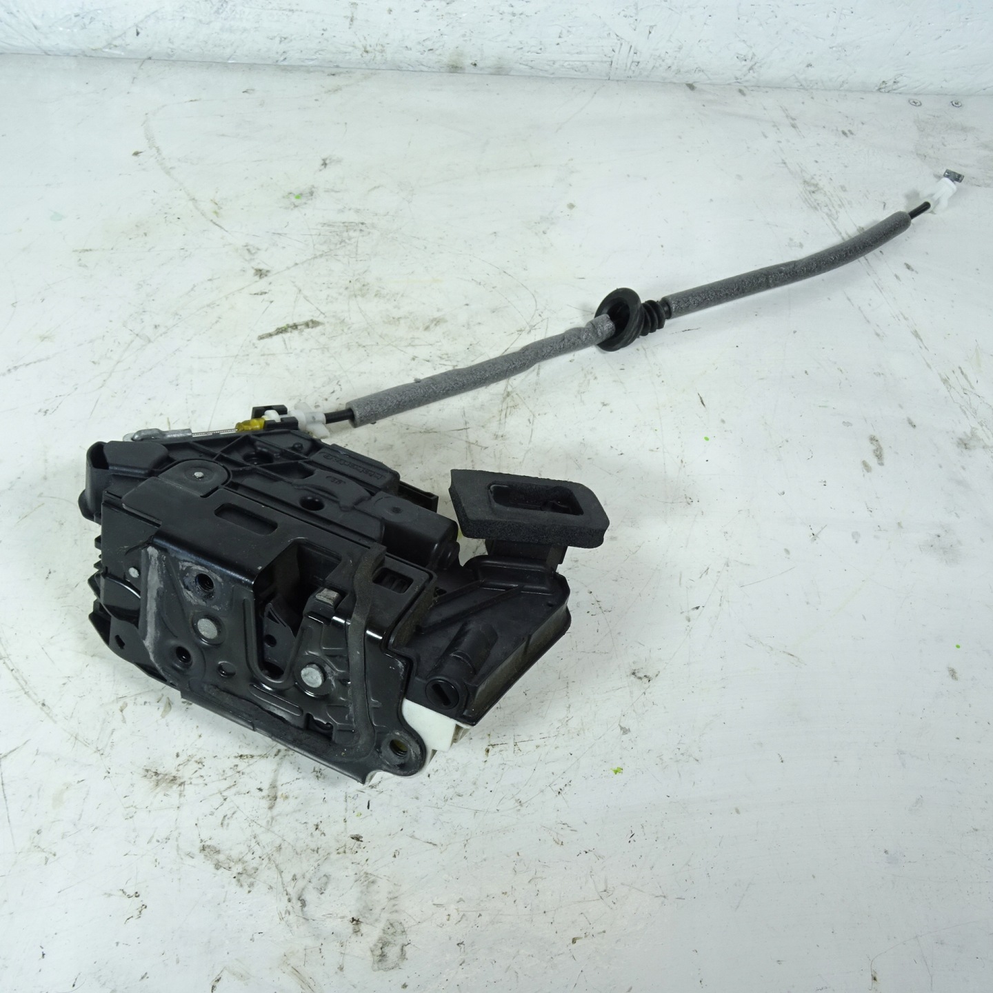 SKODA RAPID lock door right front 5E1837016