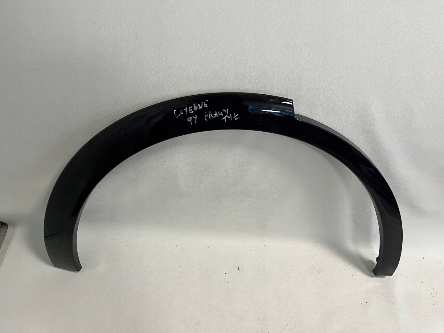 Porsche Cayenne 9Y moulding right rear part rear right