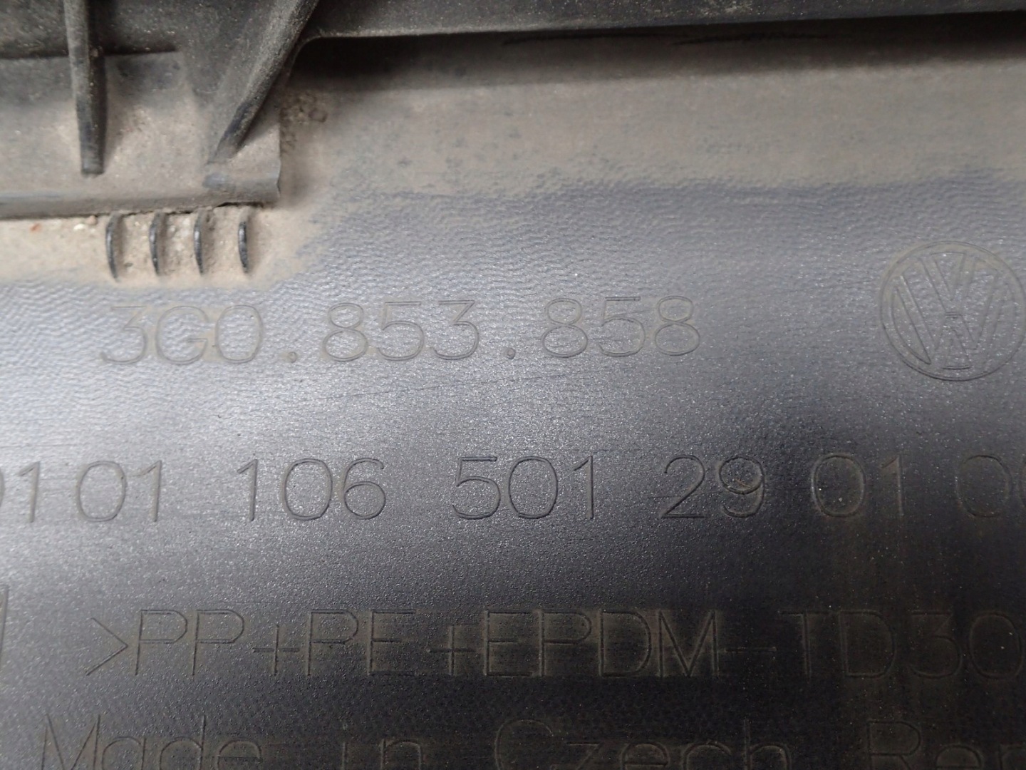 moulding threshold threshold right VW PASSAT B8 3G0853858