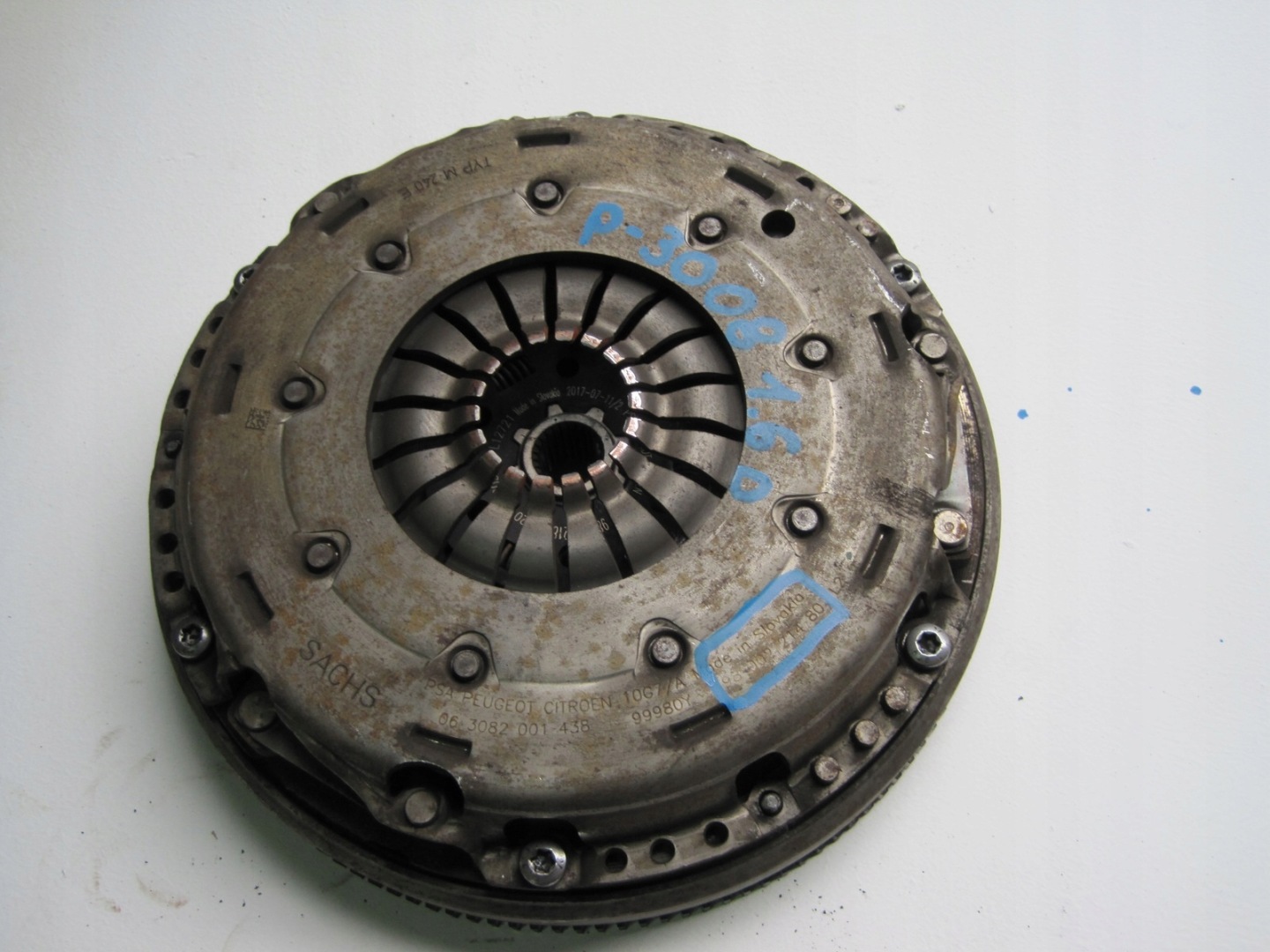clutch Peugeot 3008 1,6D 9800221480