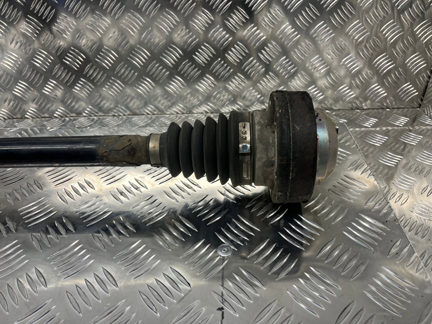 semi-axis semi-axis left rear AUDI A6-C6 4F0501203B