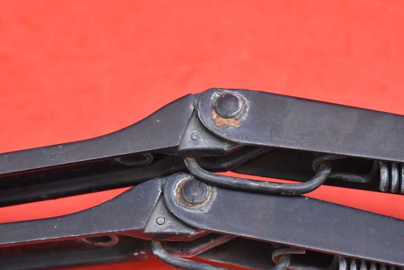wiper arm front EU 89813-584 MAZDA TRIBUTE 1 and 00-04