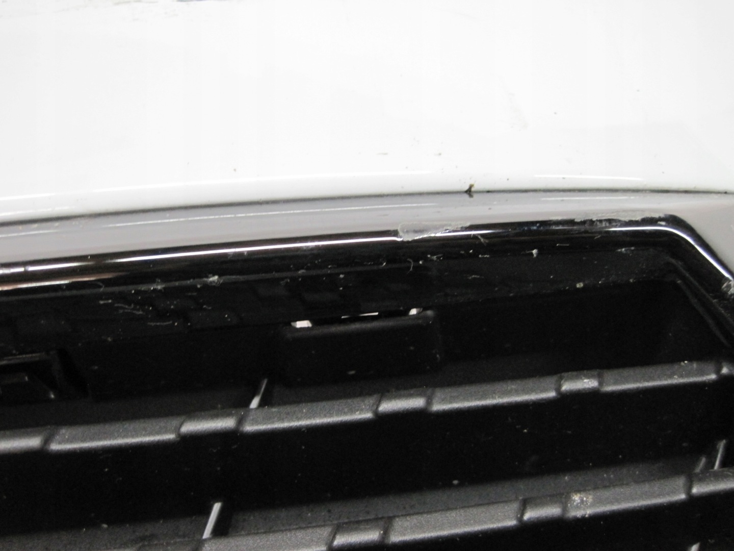 bumper PEUGEOT 5008 III 24R 4 PDC below RADAR front