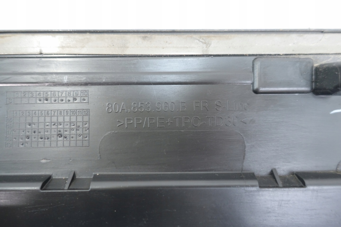 AUDI Q5 II S-LINE 2016- moulding door right front 80A853960B
