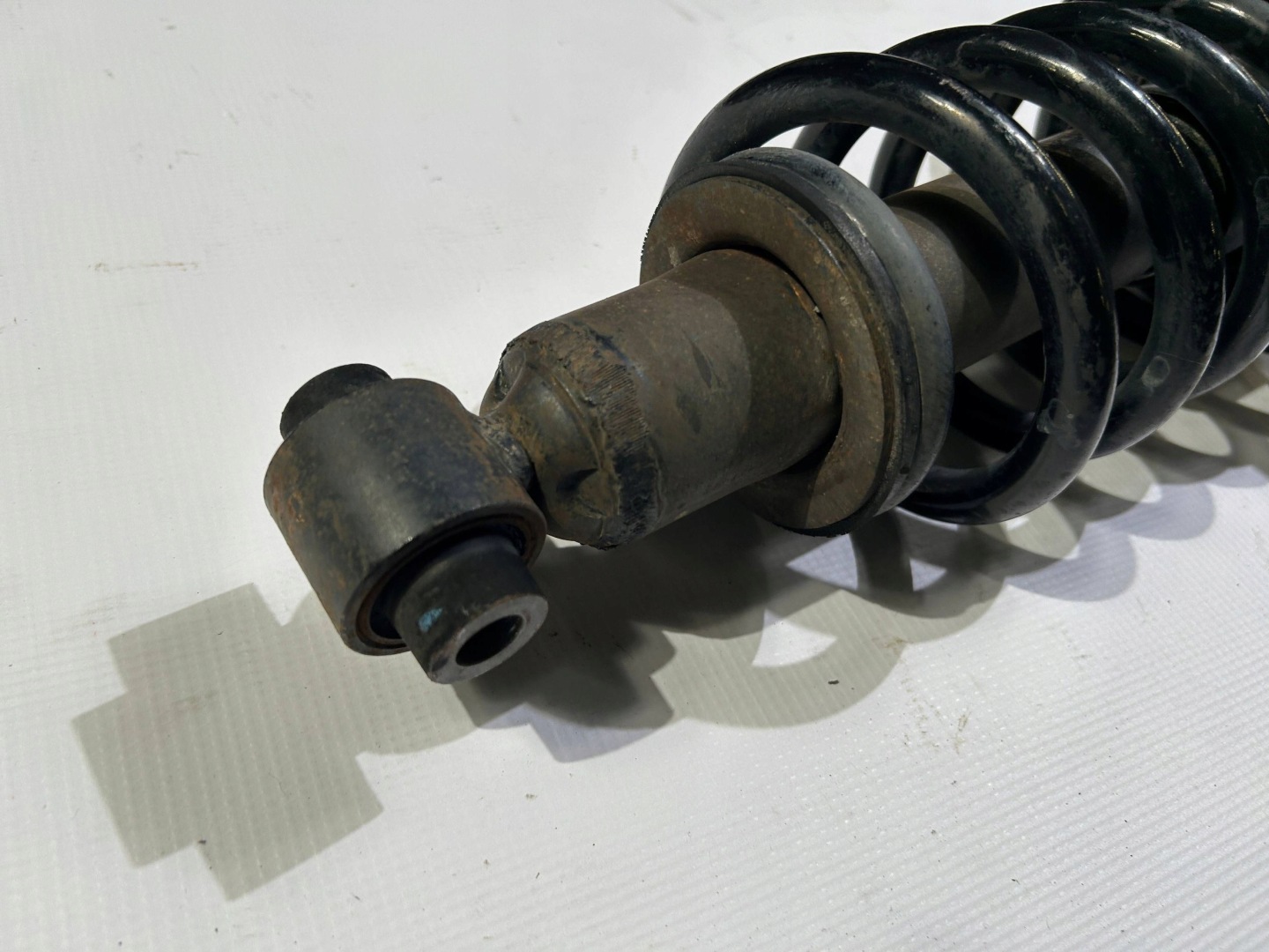 shock absorber left spring left rear part rear Chevrolet Camaro SS 2009-2015