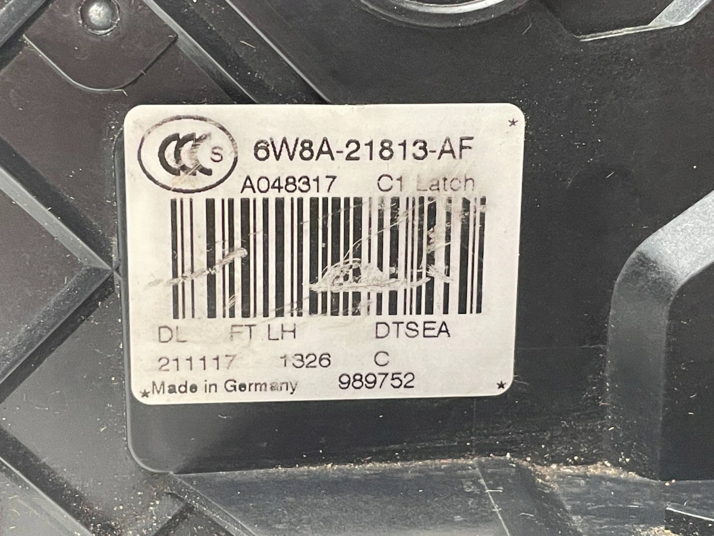 lock door left front LAND ROVER DISCOVERY 3 - LR3 6W8A-21813-AF