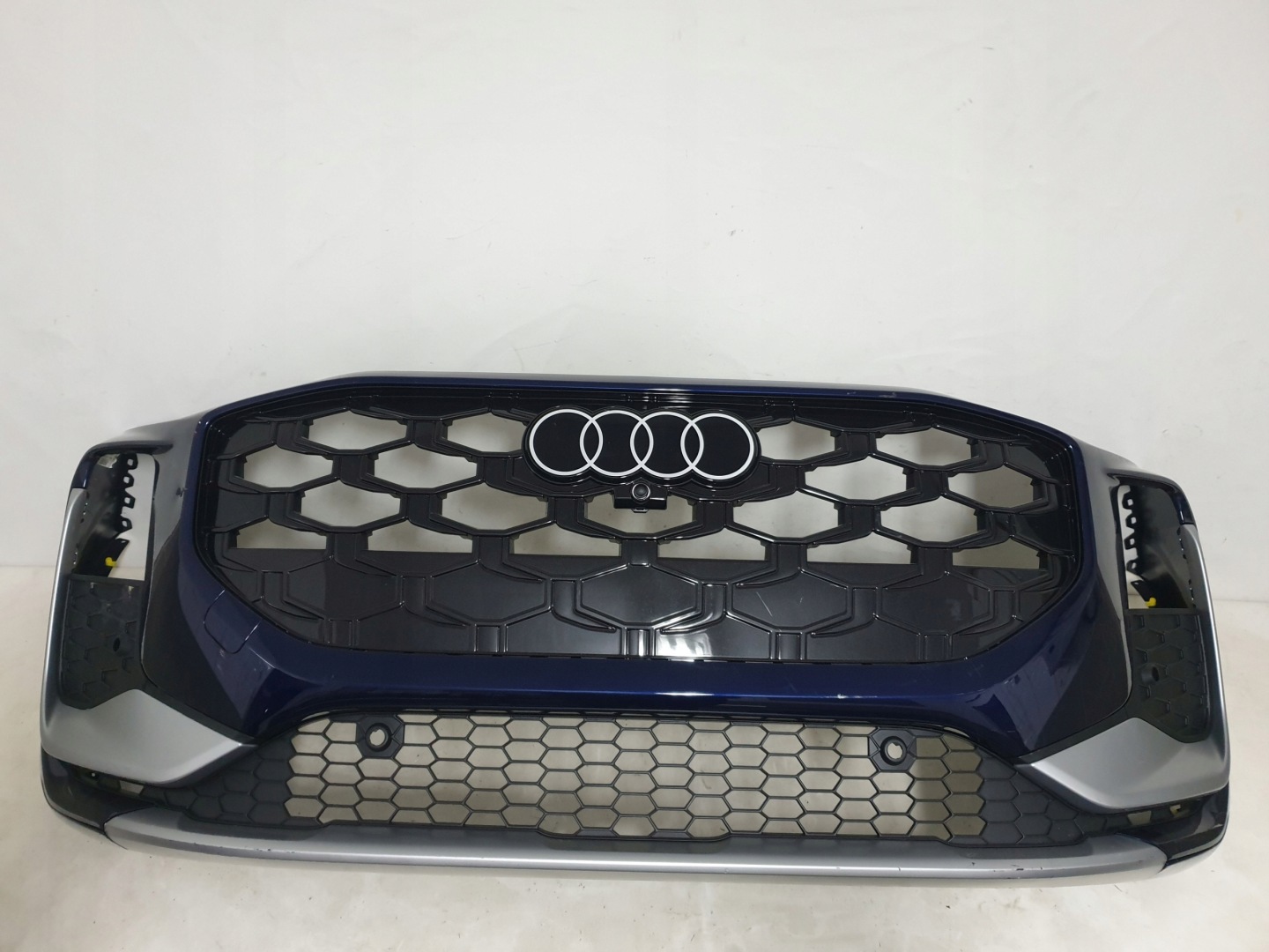 AUDI Q3 III 83H S-LINE 25-> bumper front front 4xPDC 83H807437D
