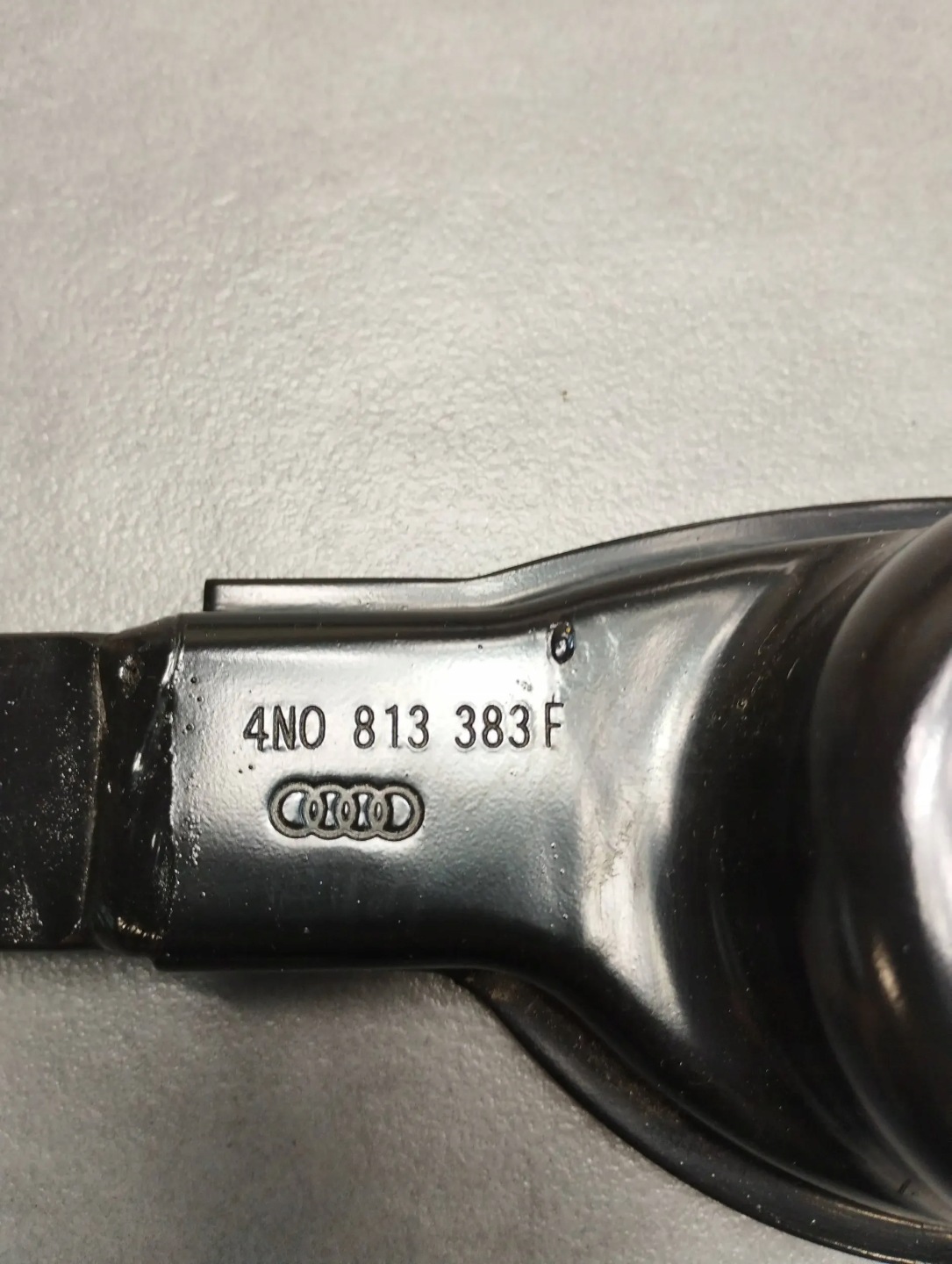 Audi A8 4N D5 LONG Traverse Console 4N0813383F