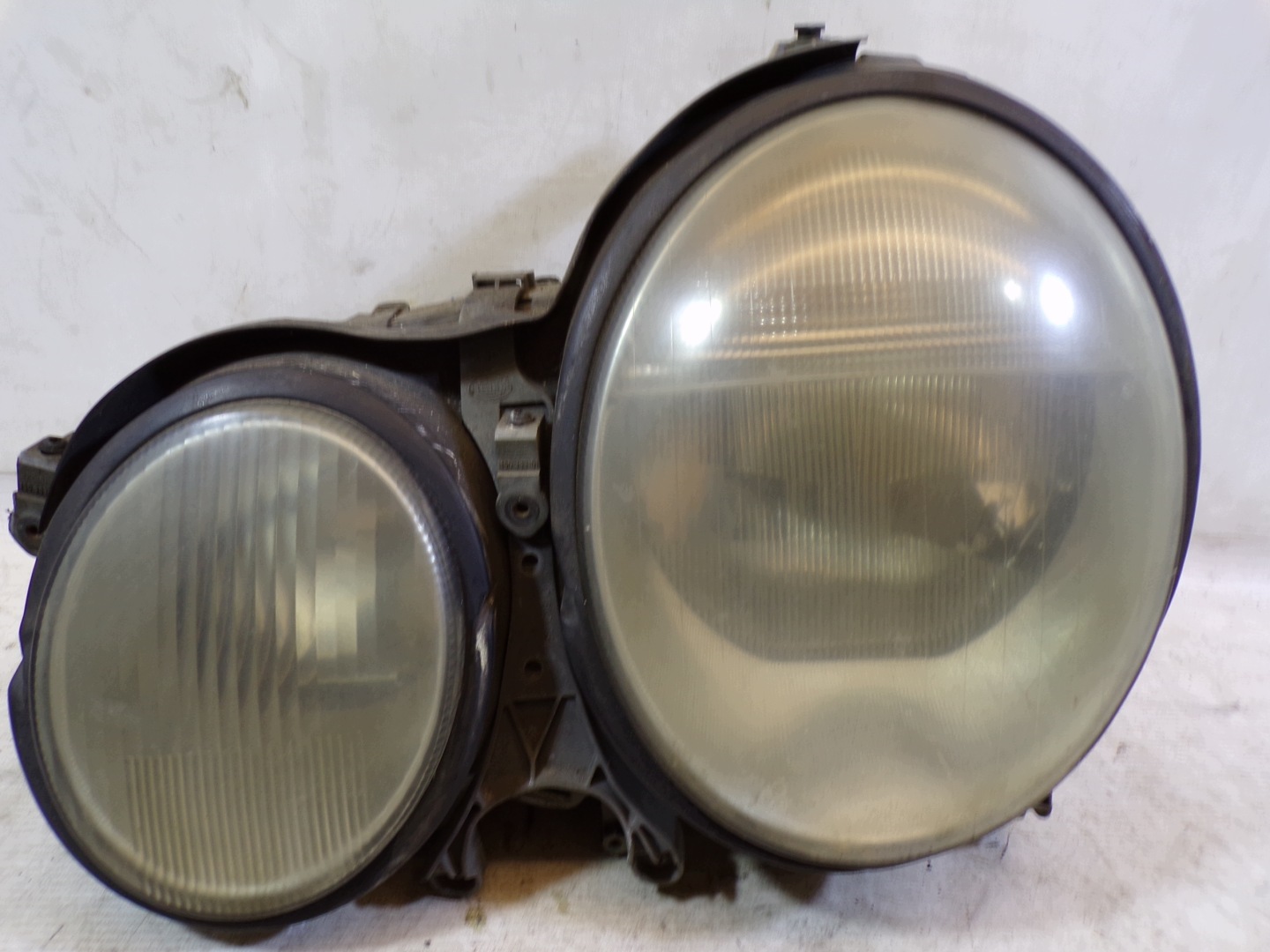 light front front left MERCEDES W210 XENON