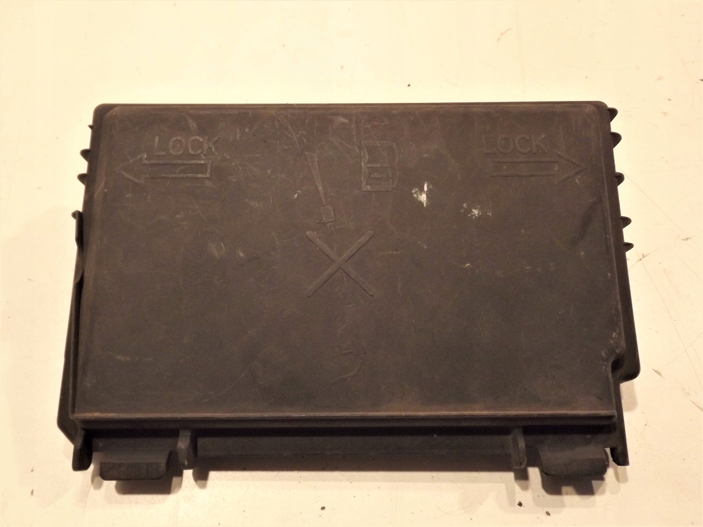 couvercle couverture couverture fusibles OPEL CORSA D