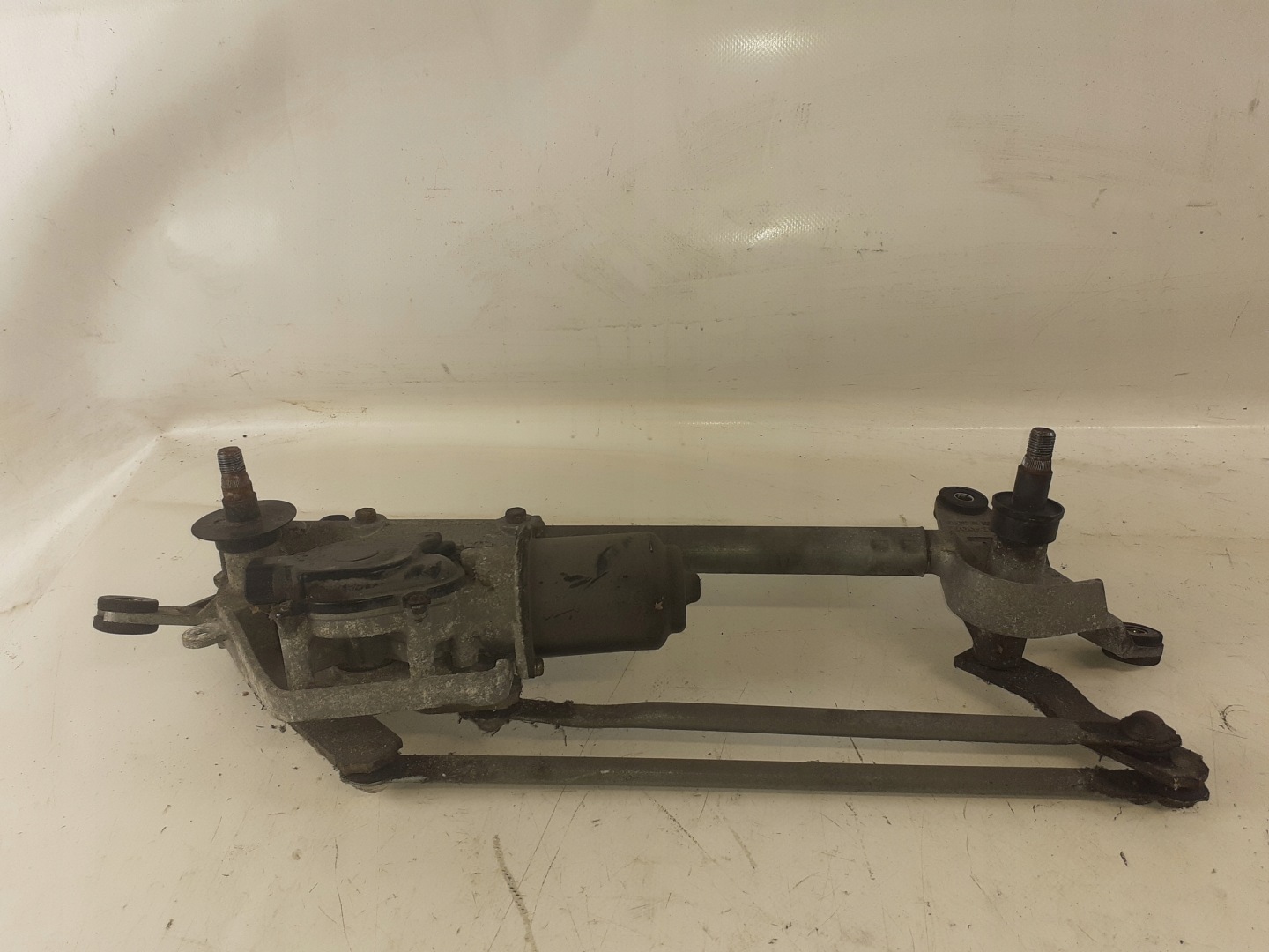 Honda Accord VII wiper mechanism front