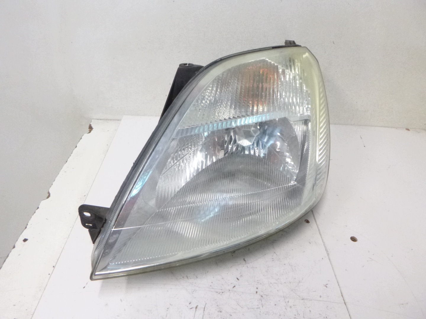 Reflektor light front left Ford Fiesta MK5 pre facelift 01-05 Visteon OE EU