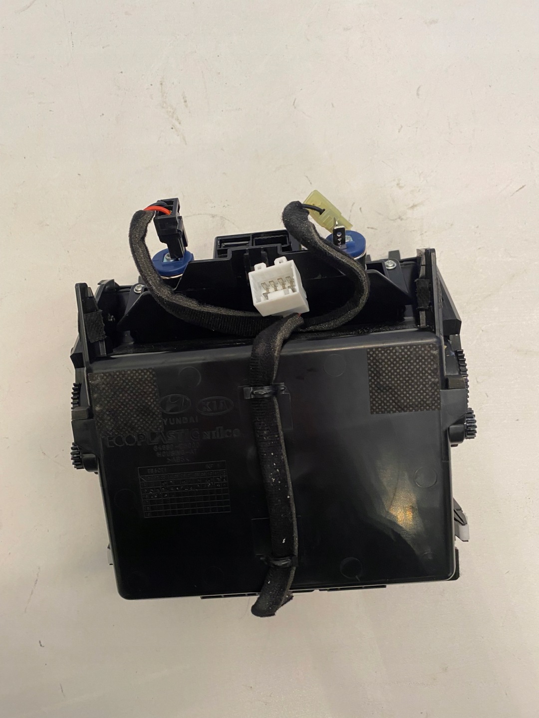 KIA SORENTO III 84680-C5000 passenger compartment TUNEL central PANEL AUX USB