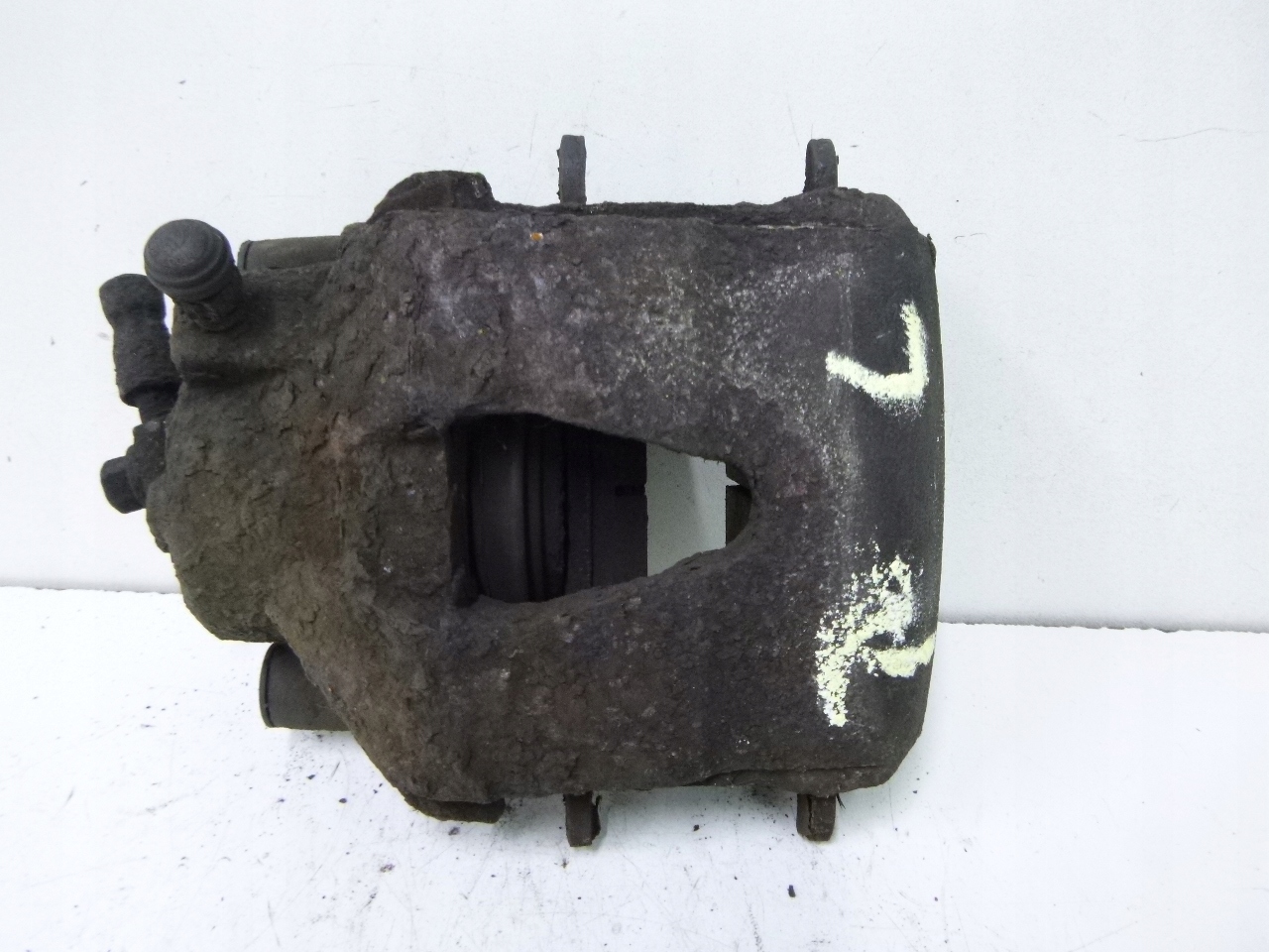 caliper brake front Volkswagen Golf IV 1.4 01r.