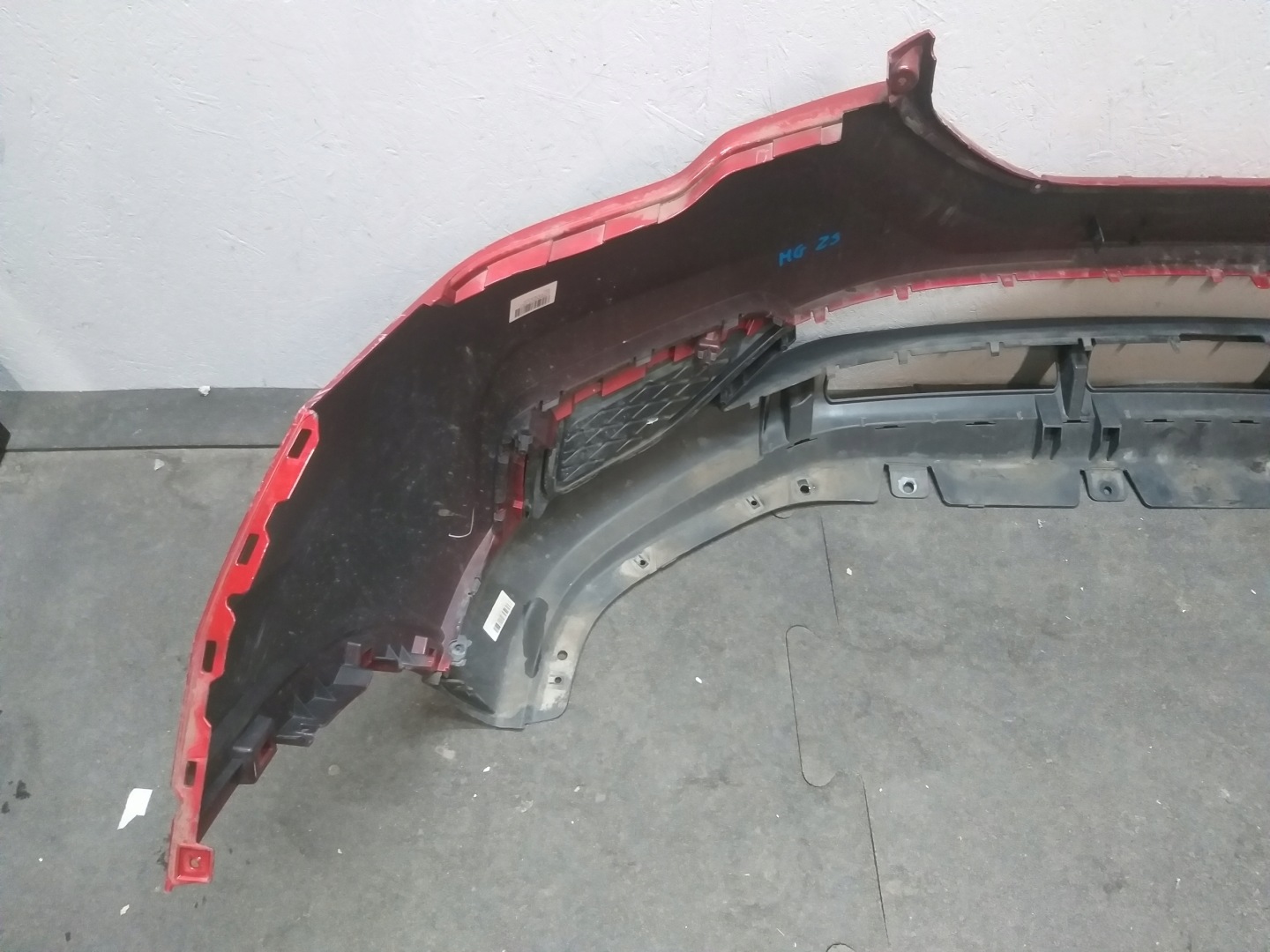 nárazník předek MG ZS