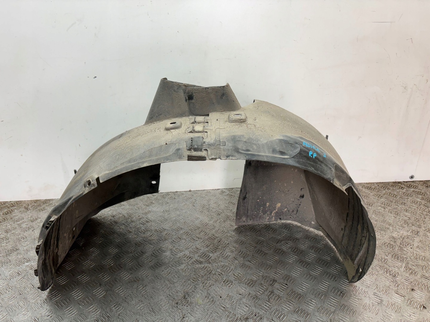 mudguard right front OPEL ASTRA J IV 13373508