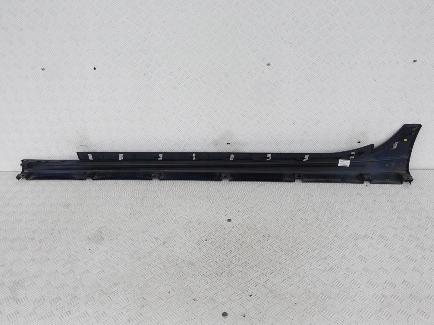 MASERATI GHIBLI M157 13-17 threshold right moulding