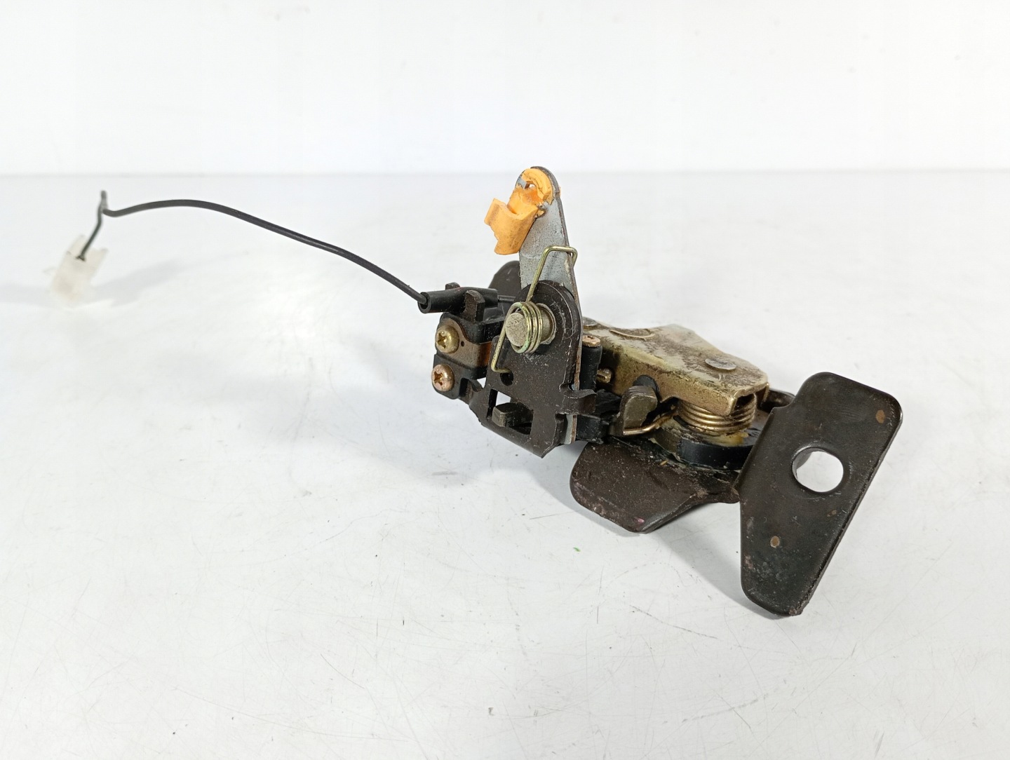 MAZDA 323F 94-98 lock bonnet boot rear rear part