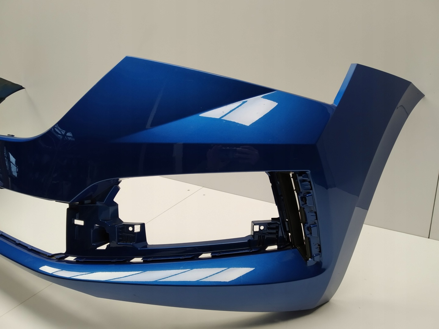 Skoda Scala bumper front without otworow blue