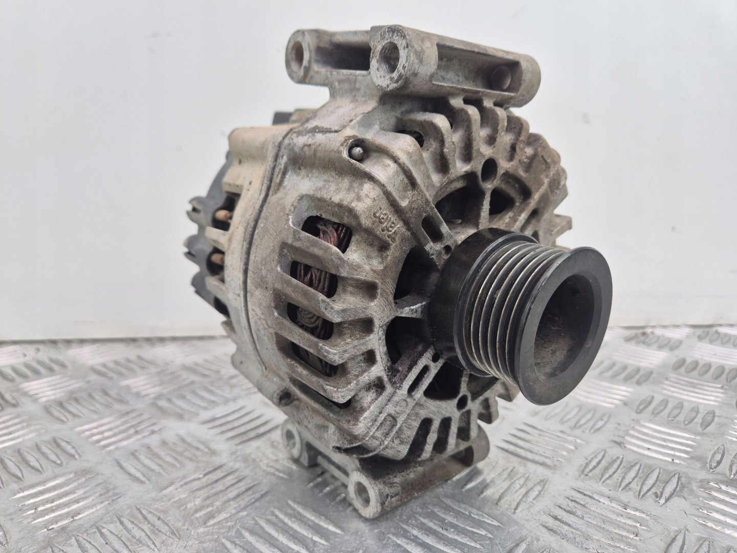 Mercedes Sprinter W907 W910 651.958 Alternator A0009068404