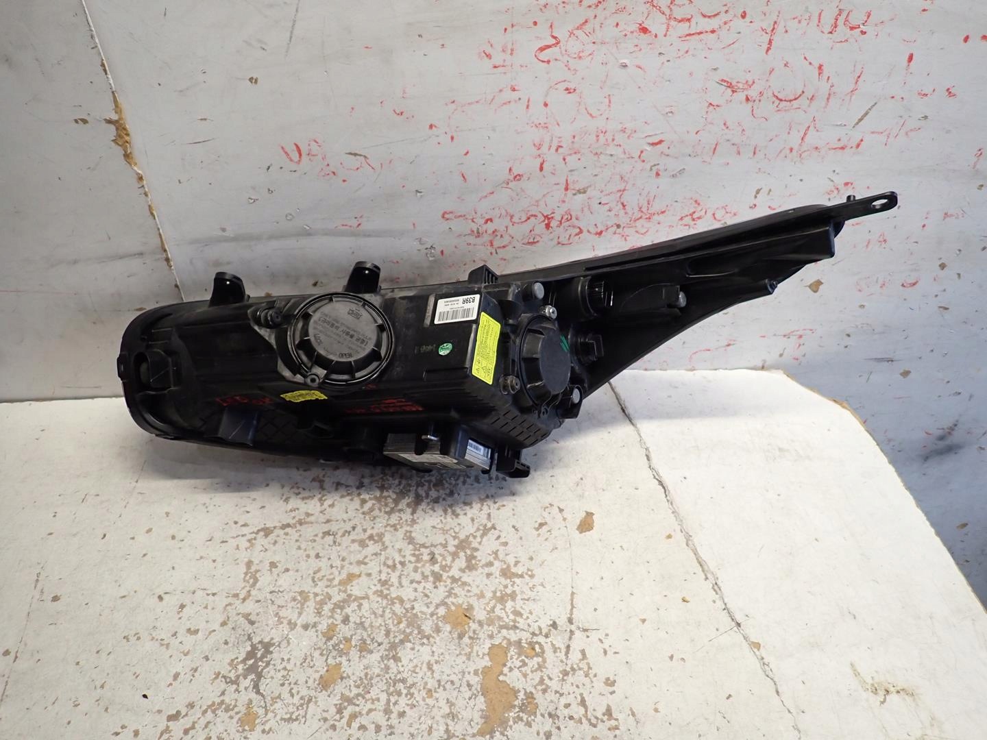 light front front right KIA PRO CEED II GT 2012-2018 XENON 92102-A2390